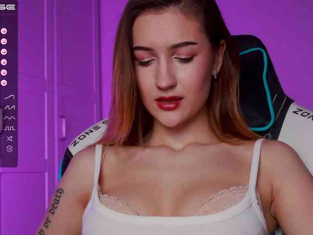 -Lana-Chester- webcam