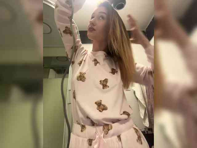 -Lana-Chester- webcam