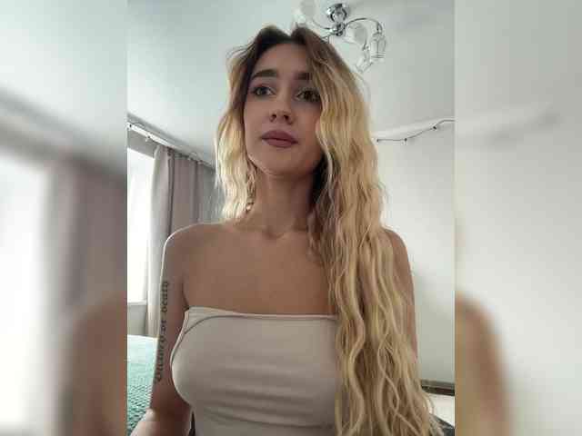 -Lana-Chester- webcam