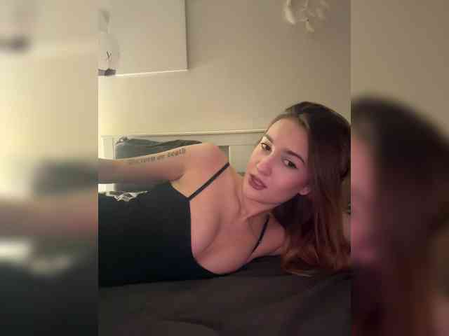 -Lana-Chester- webcam