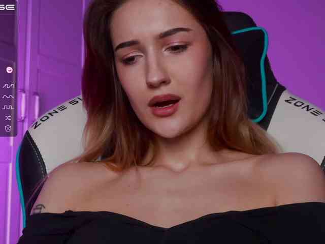 -Lana-Chester- webcam