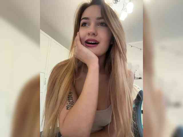-Lana-Chester- webcam