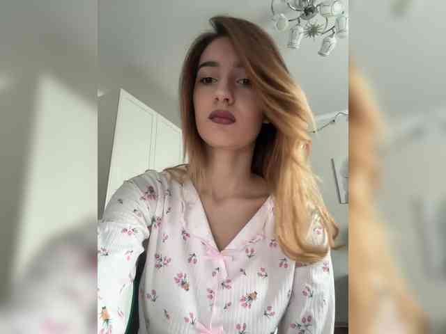 -Lana-Chester- webcam