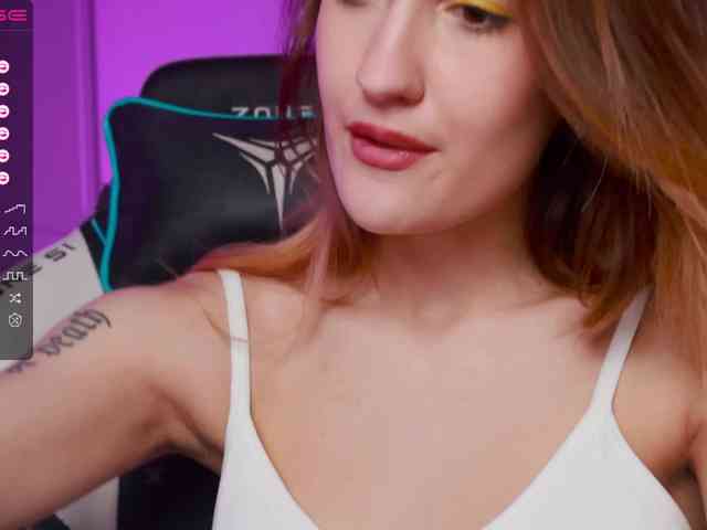 -Lana-Chester- webcam