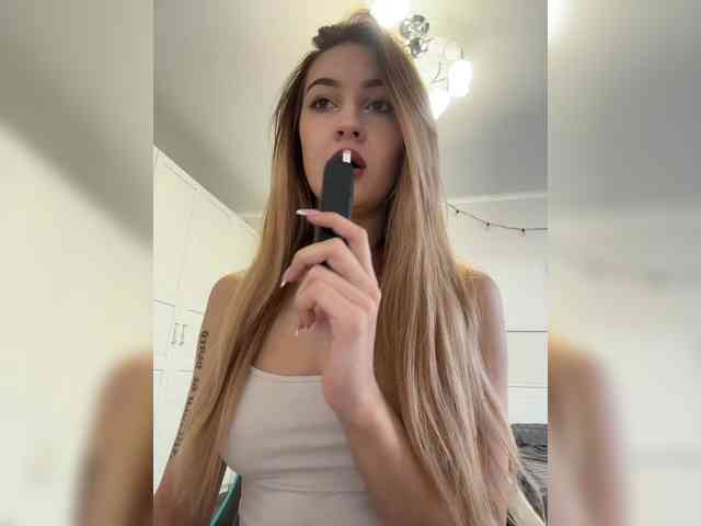-Lana-Chester- webcam