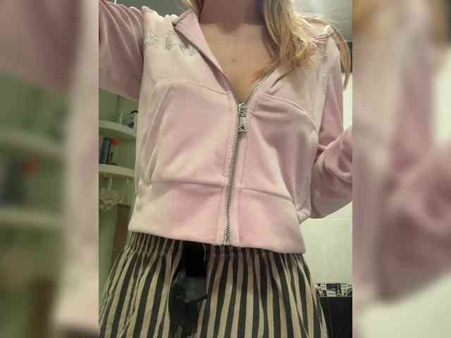 -Lana-Chester- webcam