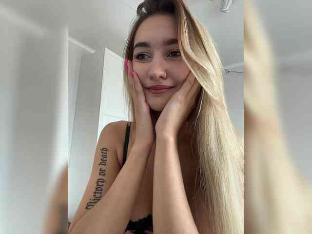 -Lana-Chester- webcam