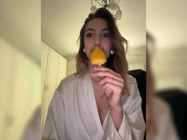 -Lana-Chester- webcam