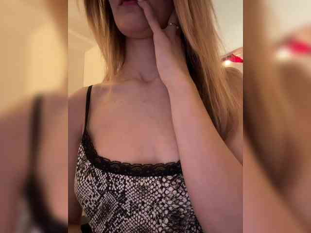 -Lana-Chester- webcam