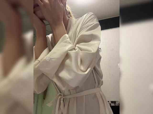 -Lana-Chester- webcam