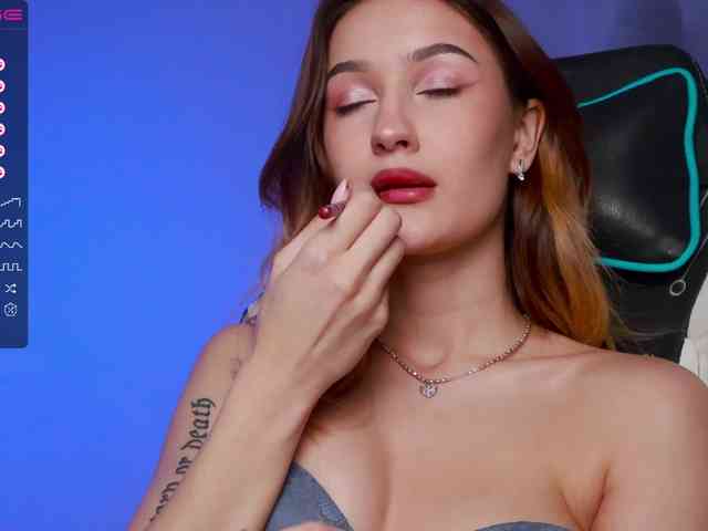 -Lana-Chester- webcam