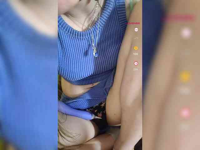 SmokeShow686 webcam