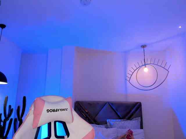 SamanthaKlein webcam