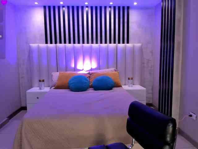 SamanthaKlein webcam