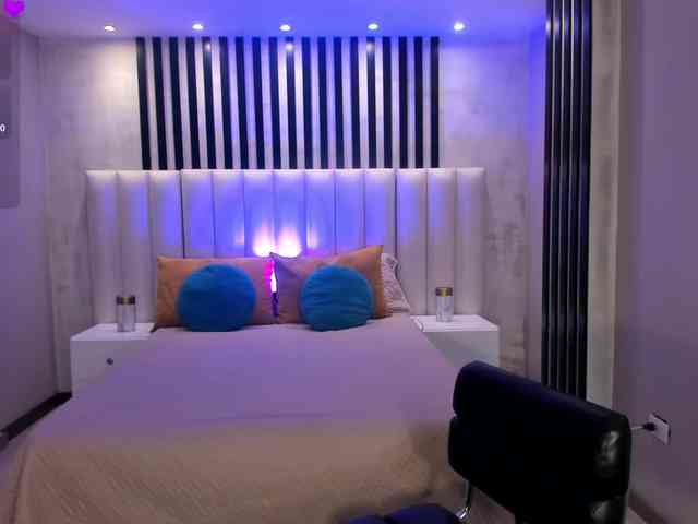 SamanthaKlein webcam