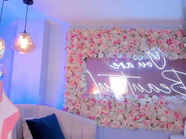 SamanthaKlein webcam
