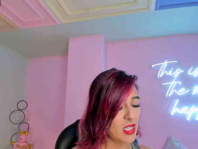 VictoriaMilan webcam