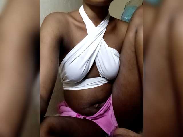 Sweetbebz's BongaCams show and profile