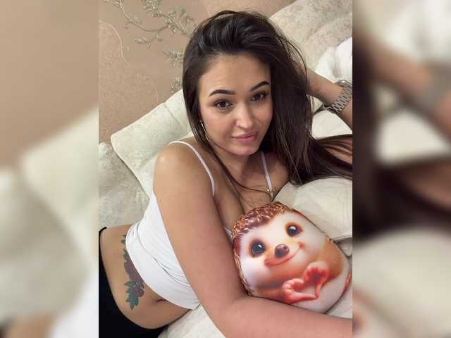 Adel-chocolatee's BongaCams show and profile