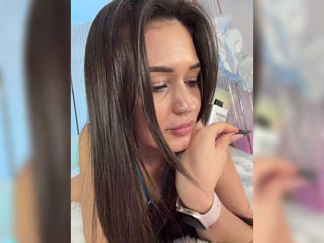 Adel-chocolatee's BongaCams show and profile