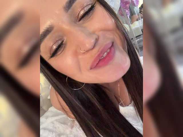 Adel-chocolatee's BongaCams show and profile