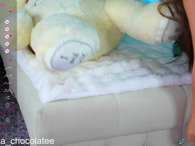 Adel-chocolatee live cam