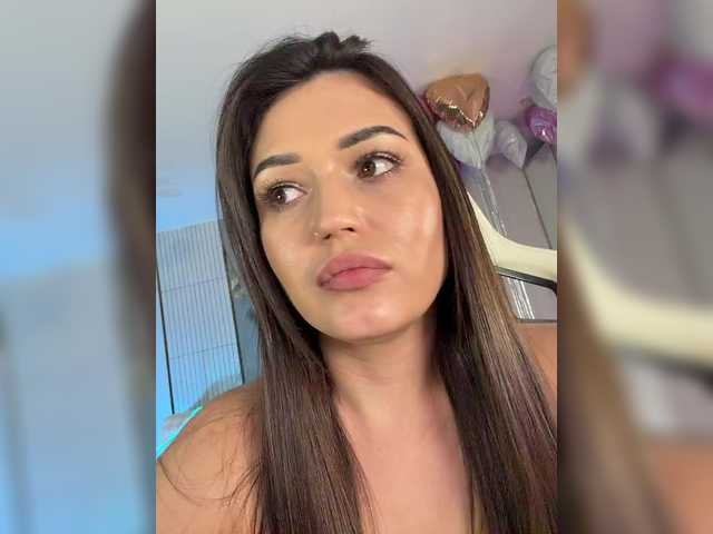 Adel-chocolatee's BongaCams show and profile