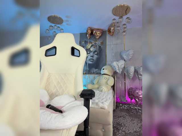 Adel-chocolatee's BongaCams show and profile