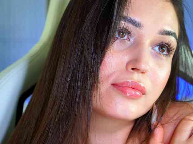 Anutka-chocolatee webcam