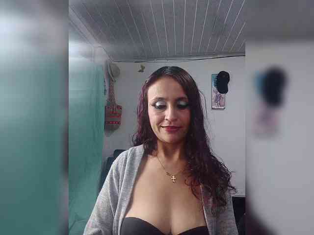 samanthasquirt1212 webcam