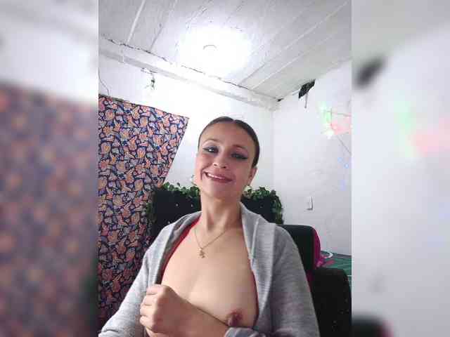 samanthasquirt1212 webcam