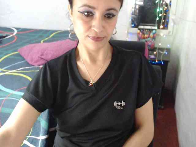 samanthasquirt1212 webcam