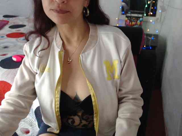 samanthasquirt1212 webcam