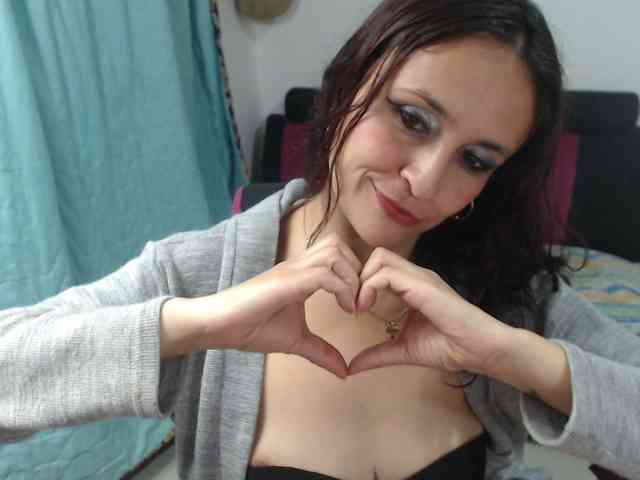 samanthasquirt1212 webcam