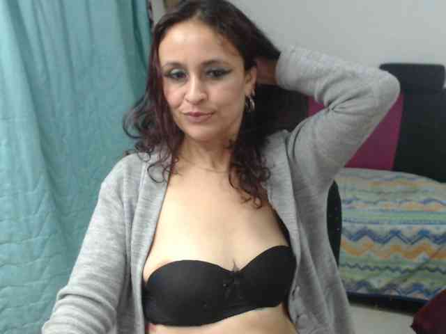 samanthasquirt1212 webcam