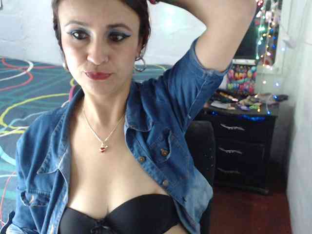 samanthasquirt1212 webcam