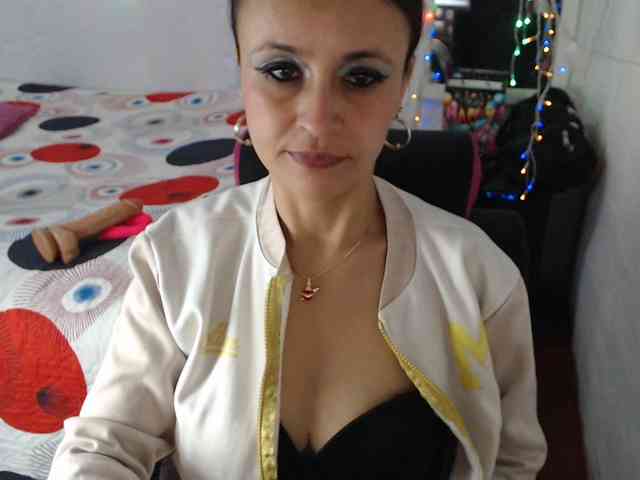 samanthasquirt1212 webcam