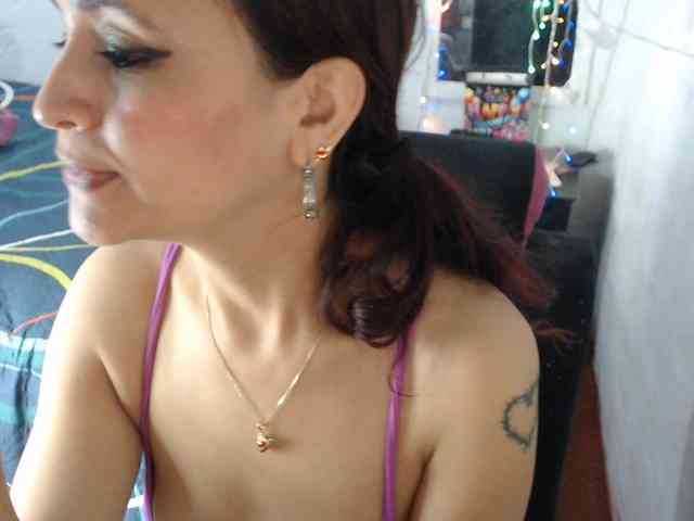 samanthasquirt1212 webcam