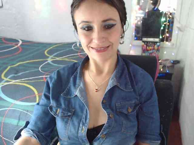 samanthasquirt1212 webcam