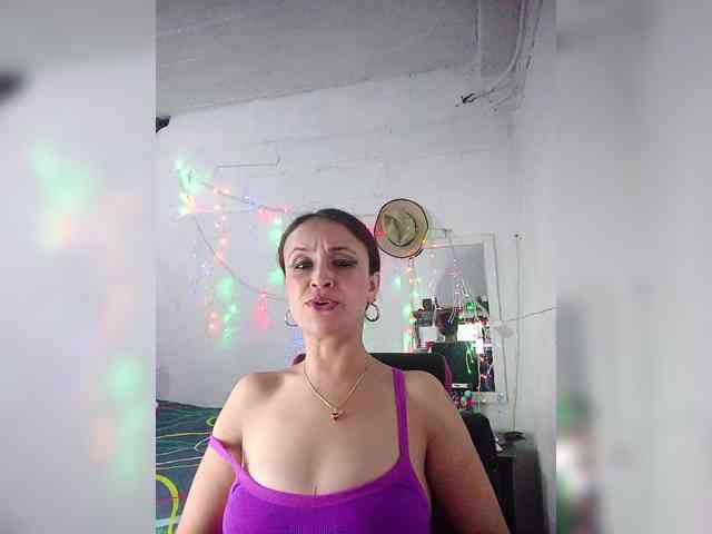 samanthasquirt1212 webcam