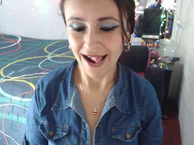 samanthasquirt1212 webcam