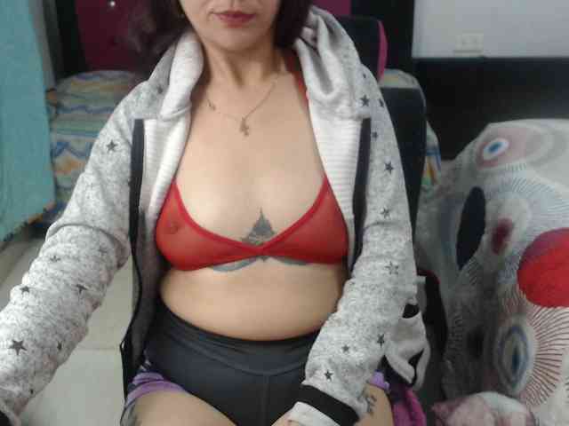 samanthasquirt1212 webcam