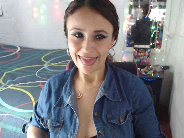 samanthasquirt1212 webcam