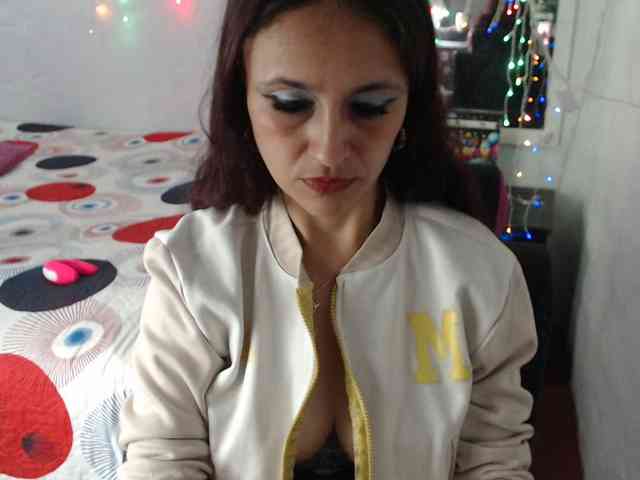 samanthasquirt1212 webcam