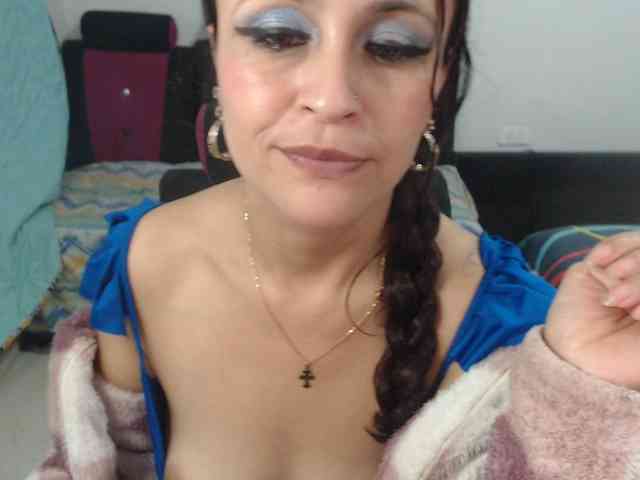 samanthasquirt1212 webcam