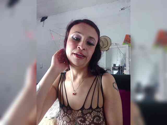 samanthasquirt1212 webcam