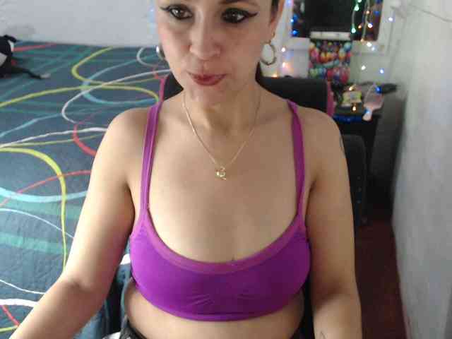 samanthasquirt1212 webcam