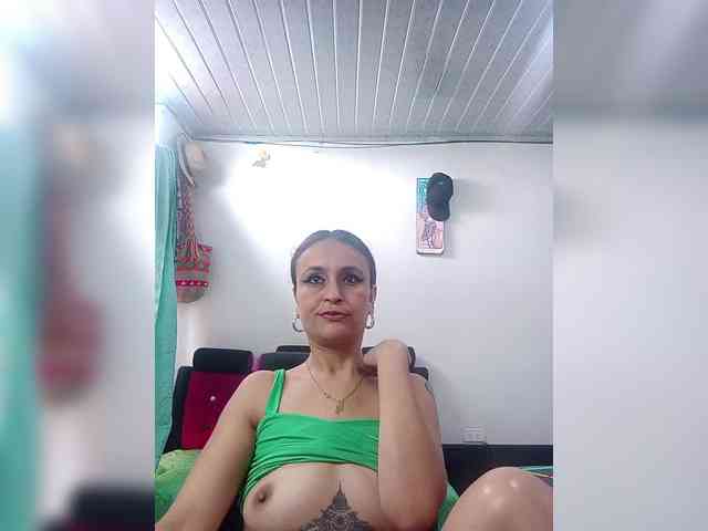 samanthasquirt1212 webcam