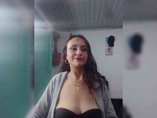 samanthasquirt1212 webcam