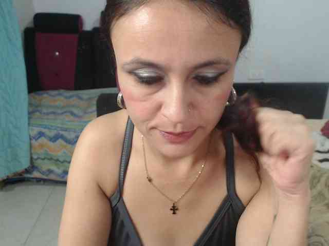 samanthasquirt1212 webcam